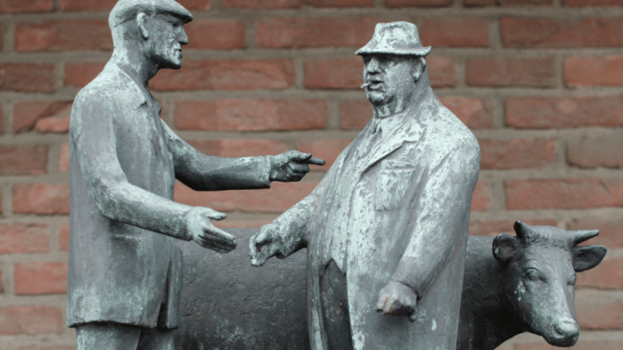 Ochsenmarkt-Skulptur am Roland